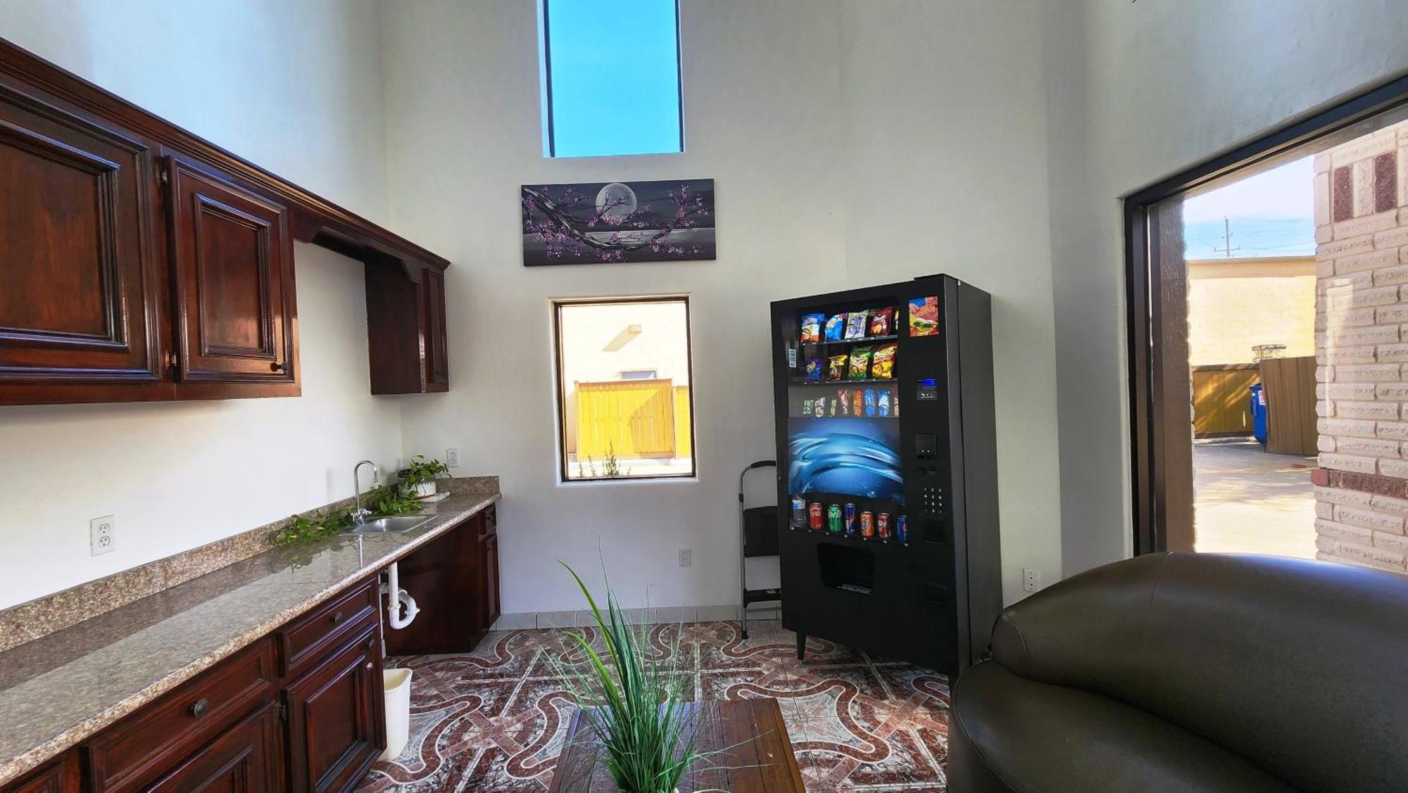 Scottish Inn & Suites Sam Houston Parkway Extérieur photo
